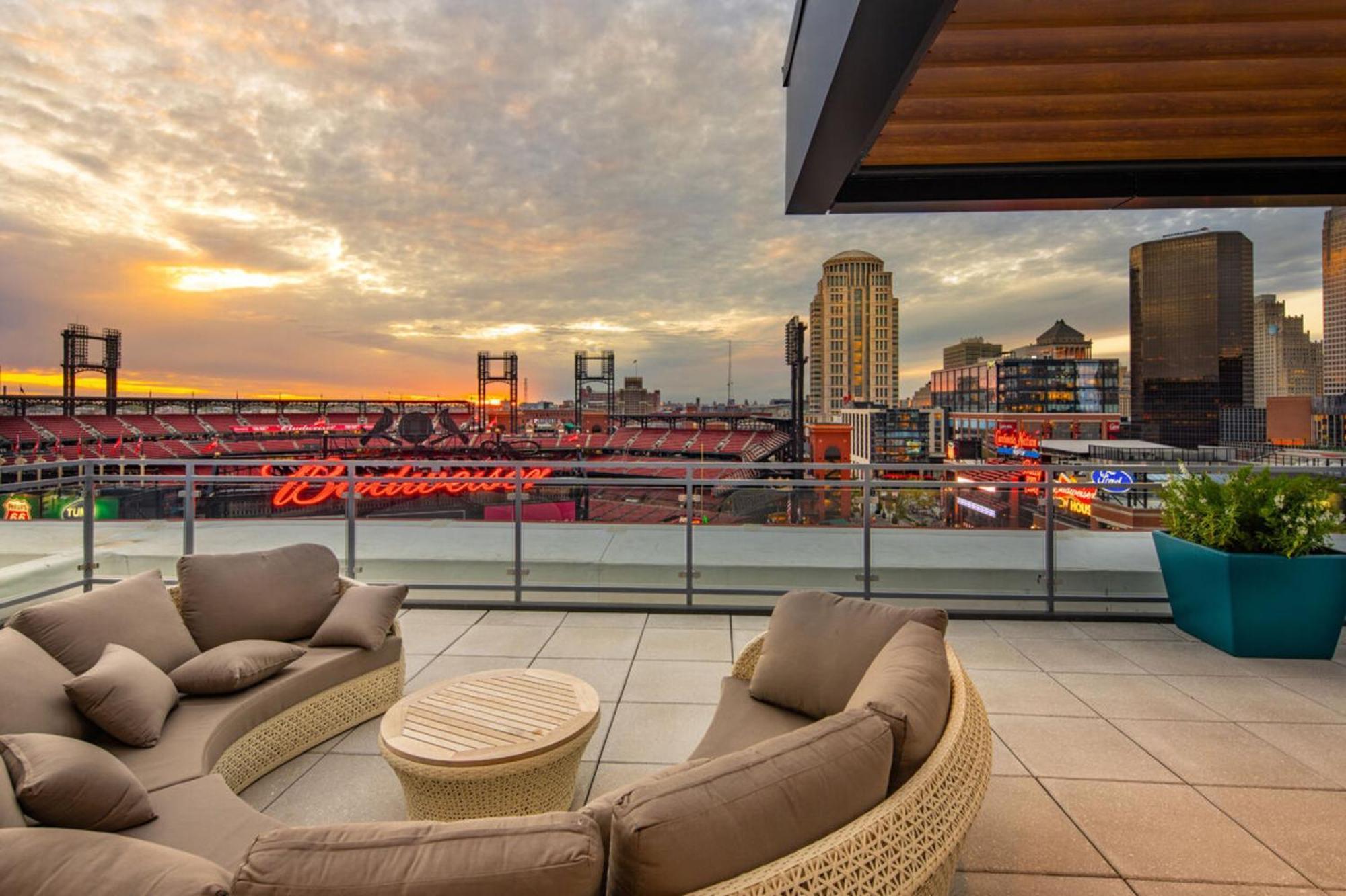 St Louis Cardinals Apartments By Barsala Saint Louis Exteriör bild
